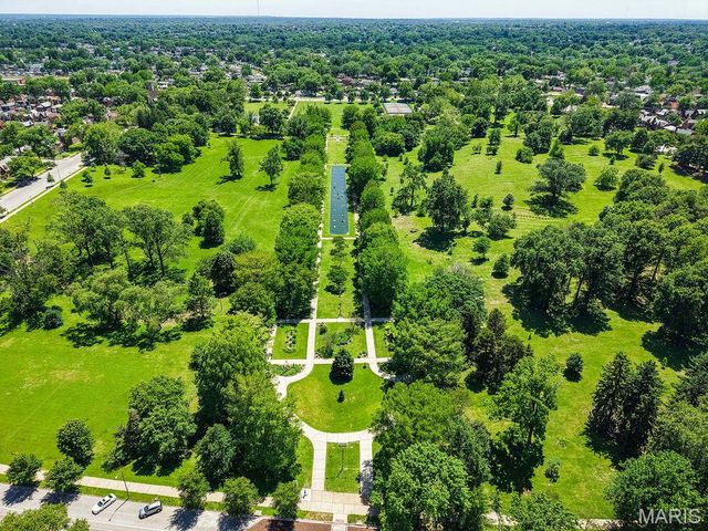 5544 Murdoch Avenue, St Louis, MO 63109