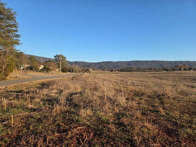 5 Stone Road, Benton, TN 37307