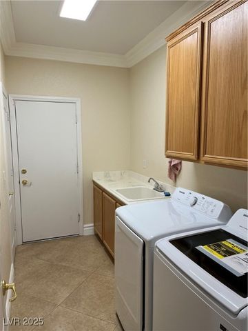 2937 Copper Beach Court, Las Vegas, NV 89117