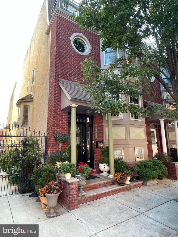 2445 S GARNET ST, Philadelphia, PA 19145