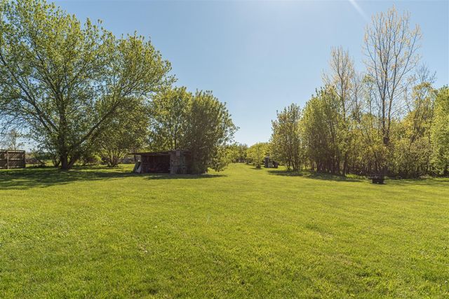 12199 N Meridian Road, Pleasant Lake, MI 49272