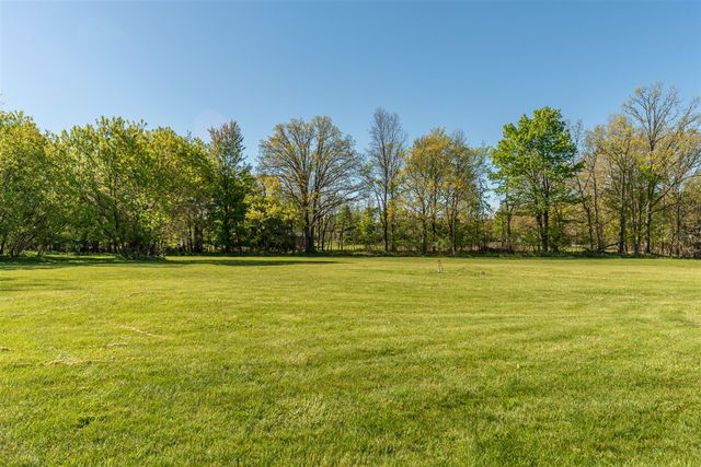 12199 N Meridian Road, Pleasant Lake, MI 49272