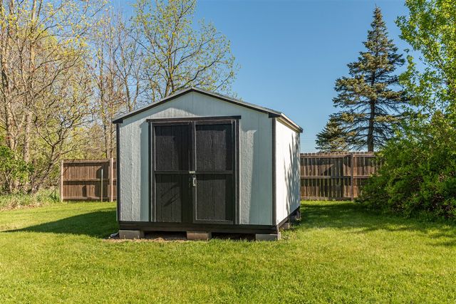 12199 N Meridian Road, Pleasant Lake, MI 49272