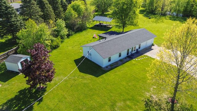 12199 N Meridian Road, Pleasant Lake, MI 49272