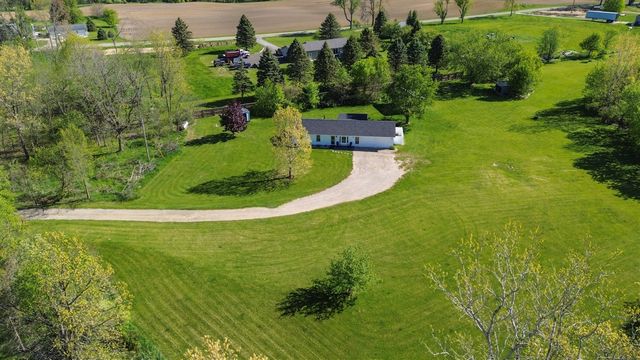 12199 N Meridian Road, Pleasant Lake, MI 49272