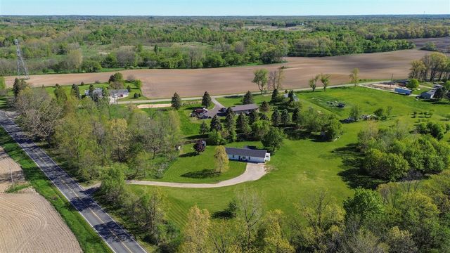 12199 N Meridian Road, Pleasant Lake, MI 49272