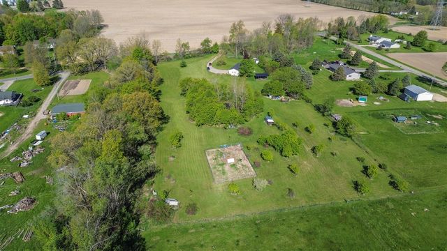 12199 N Meridian Road, Pleasant Lake, MI 49272