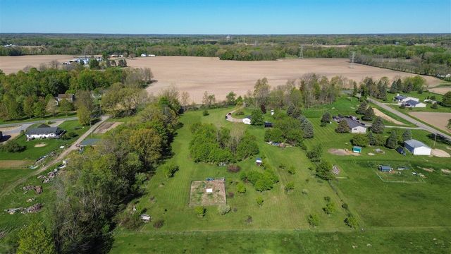 12199 N Meridian Road, Pleasant Lake, MI 49272