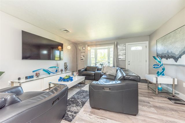 12199 N Meridian Road, Pleasant Lake, MI 49272
