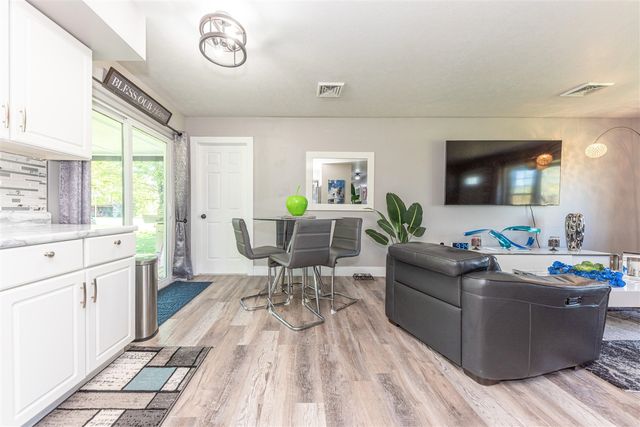 12199 N Meridian Road, Pleasant Lake, MI 49272