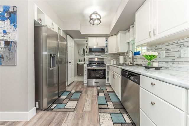 12199 N Meridian Road, Pleasant Lake, MI 49272