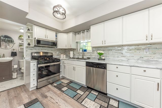 12199 N Meridian Road, Pleasant Lake, MI 49272