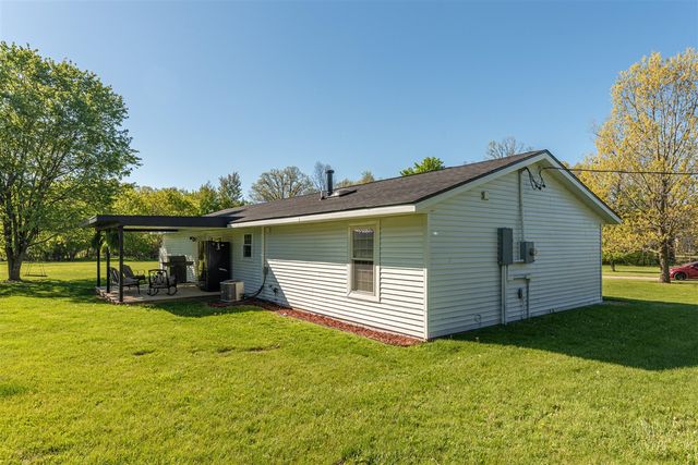 12199 N Meridian Road, Pleasant Lake, MI 49272