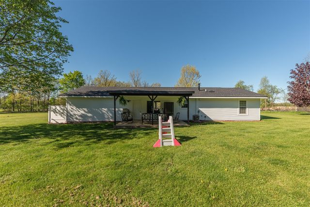 12199 N Meridian Road, Pleasant Lake, MI 49272