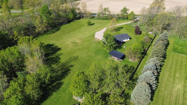 12199 N Meridian Road, Pleasant Lake, MI 49272