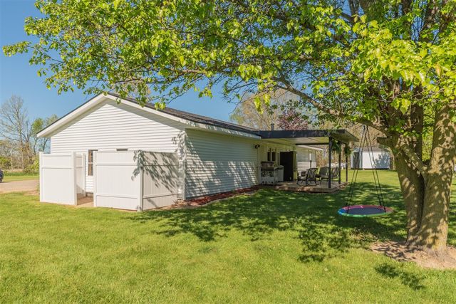 12199 N Meridian Road, Pleasant Lake, MI 49272