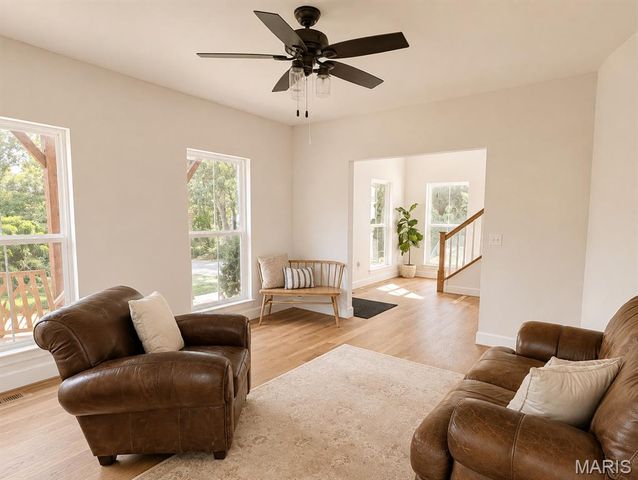 272 Spring House Valley, Pacific, MO 63069