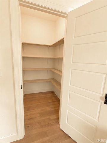 272 Spring House Valley, Pacific, MO 63069
