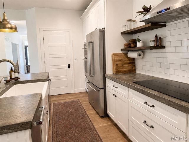 272 Spring House Valley, Pacific, MO 63069