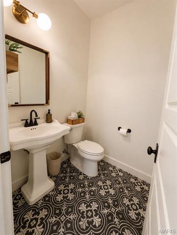 272 Spring House Valley, Pacific, MO 63069