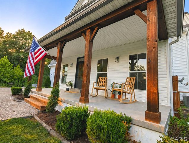 272 Spring House Valley, Pacific, MO 63069