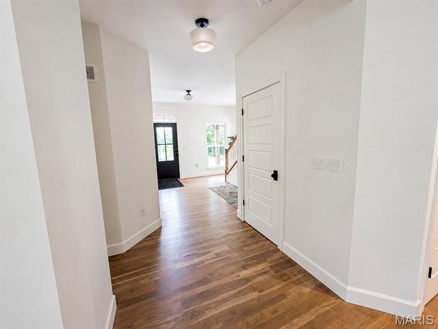 272 Spring House Valley, Pacific, MO 63069