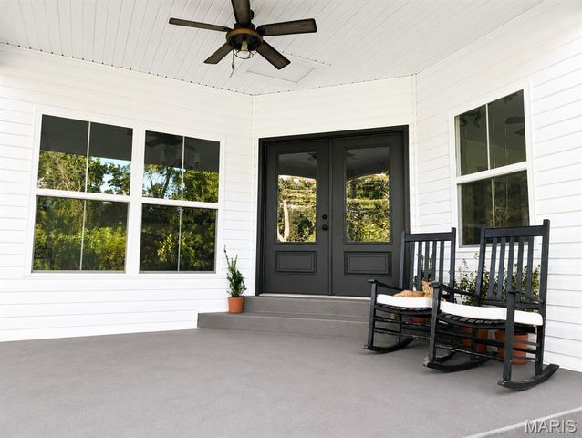 272 Spring House Valley, Pacific, MO 63069
