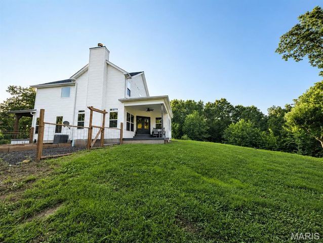 272 Spring House Valley, Pacific, MO 63069