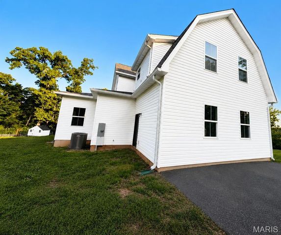 272 Spring House Valley, Pacific, MO 63069