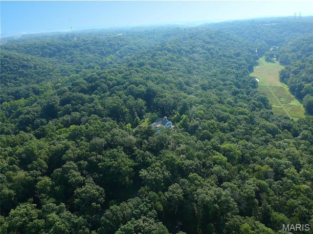 272 Spring House Valley, Pacific, MO 63069