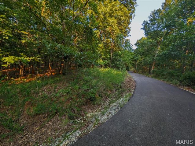 272 Spring House Valley, Pacific, MO 63069