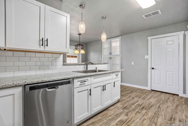 2723 Woodline, San Antonio, TX 78251