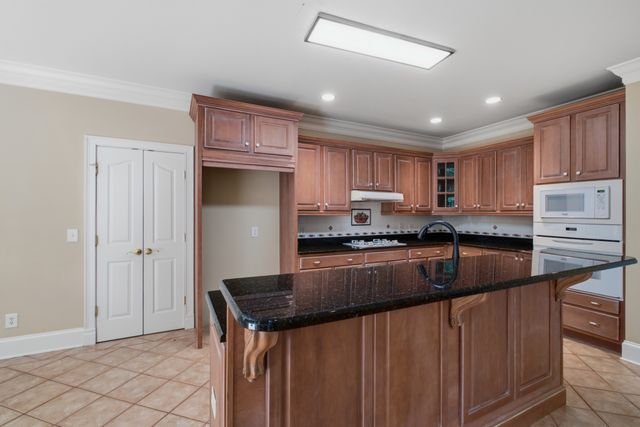7813 Indian Springs Dr, Nashville, TN 37221