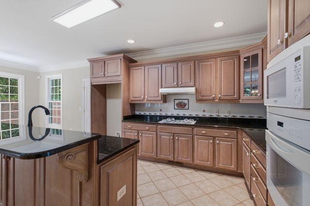 7813 Indian Springs Dr, Nashville, TN 37221