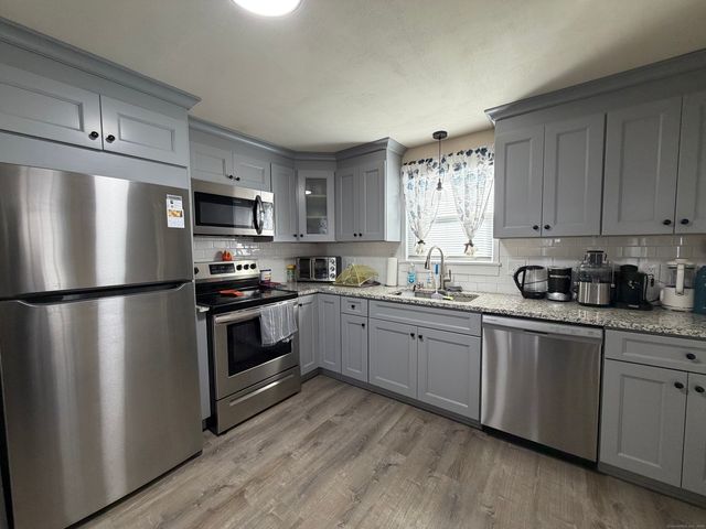 128 Harlan Street, Manchester, CT 06040