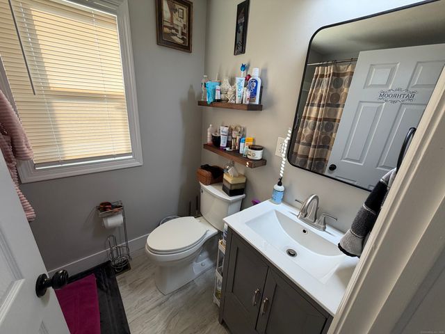 128 Harlan Street, Manchester, CT 06040