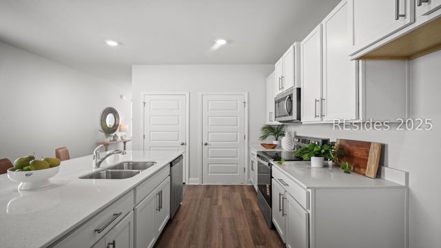 37 Bottom Board Court, Ridgeland, SC 29936