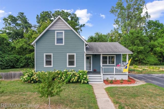 505 E Columbia, Belleville, MI 48111