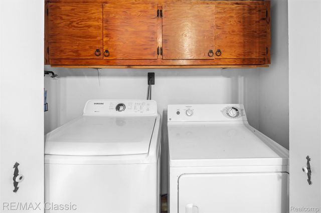 505 E Columbia, Belleville, MI 48111