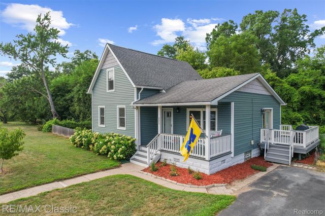 505 E Columbia, Belleville, MI 48111
