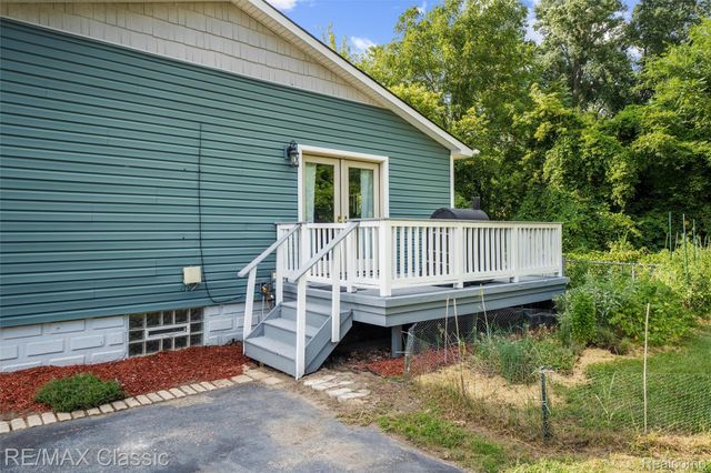 505 E Columbia, Belleville, MI 48111