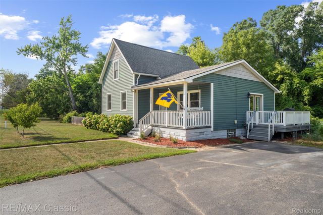 505 E Columbia, Belleville, MI 48111