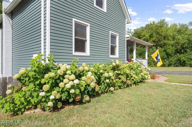 505 E Columbia, Belleville, MI 48111