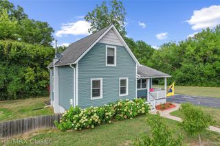 505 E Columbia, Belleville, MI 48111