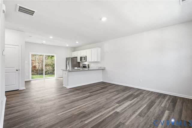 9556 Fuchsia Dr, Chester, VA 23237