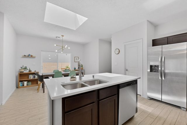 6129 Strand Loop SE, Albuquerque, NM 87106