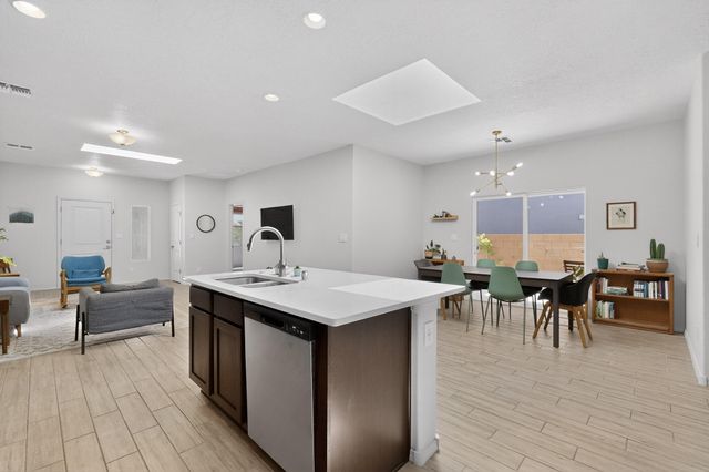 6129 Strand Loop SE, Albuquerque, NM 87106