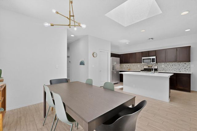6129 Strand Loop SE, Albuquerque, NM 87106