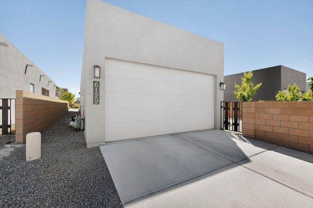 6129 Strand Loop SE, Albuquerque, NM 87106