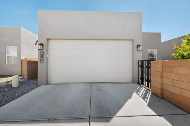 6129 Strand Loop SE, Albuquerque, NM 87106